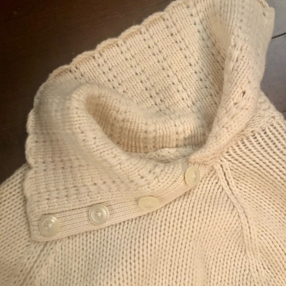 Lambs wool cape/ poncho/ sweater. Beautiful cream colour - Picture 3 of 4